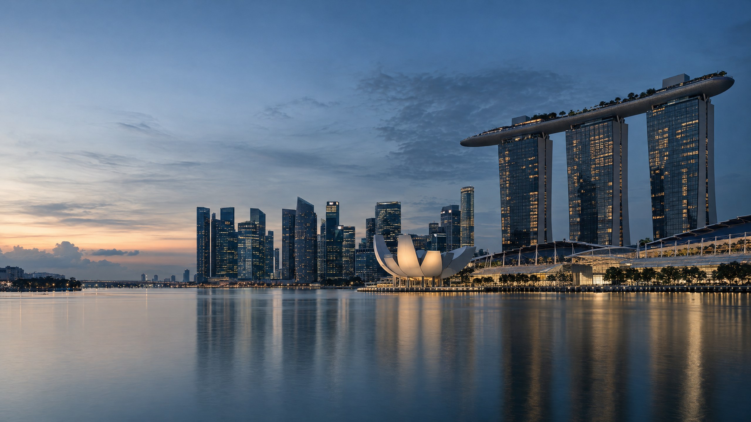 Data breach response in Singapore: Marina Bay skyline at dusk, home to many regional data and operations hubs